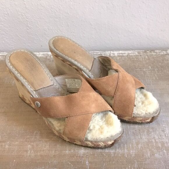 Sheepskin Ugg wedge sandals Sz 6 UGG SN/1689 cream brown cross band boho comfy - Picture 1 of 11